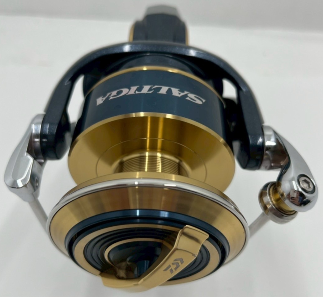 DAIWA 20 SALTIGA 14000-XH Premium Offshore Spinning Reel Made in Japan Excellent