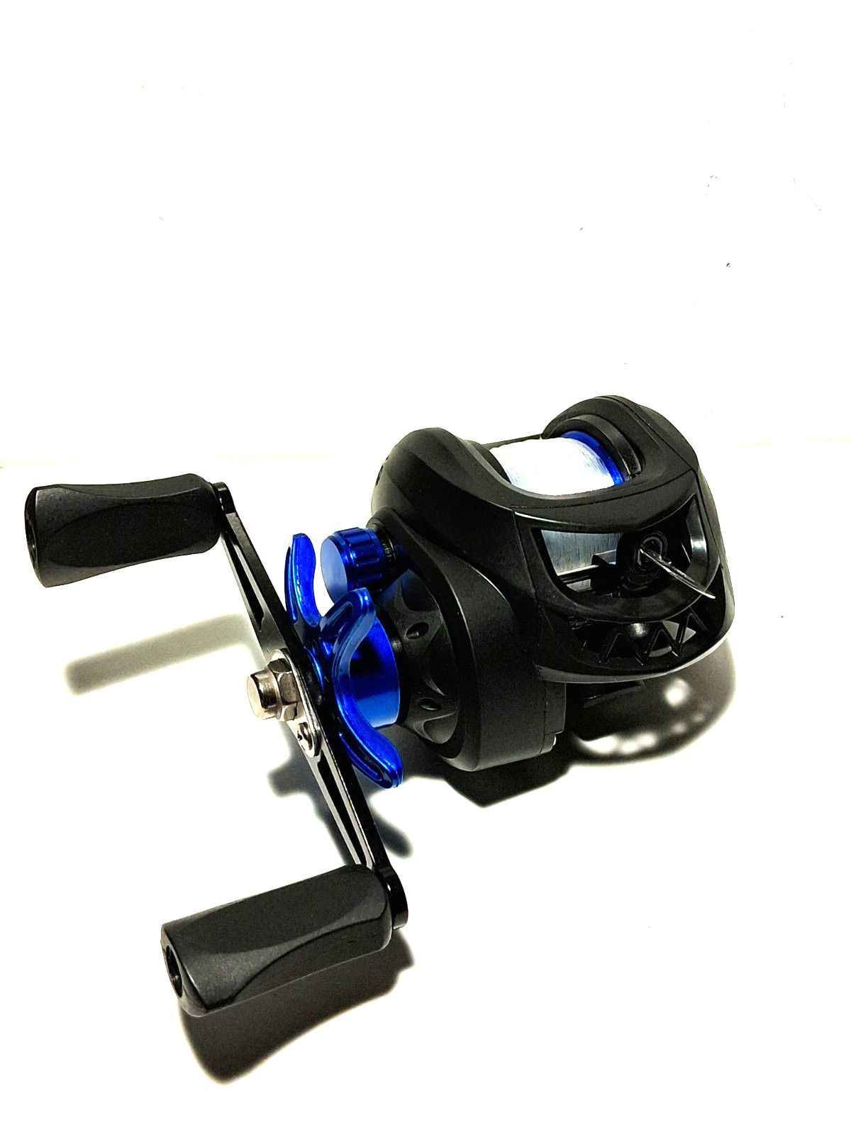 Sougayilang Baitcasting Reel, 7.2:1 Gear Ratio Right handed New in Box. Blue.