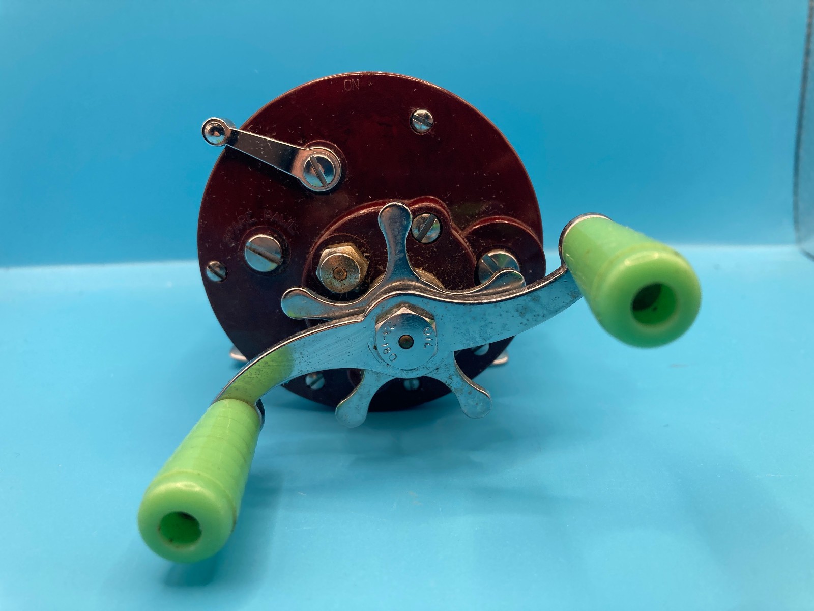 Vintage Penn Peer No. 109 Baitcasting Fishing Reel Dark Red