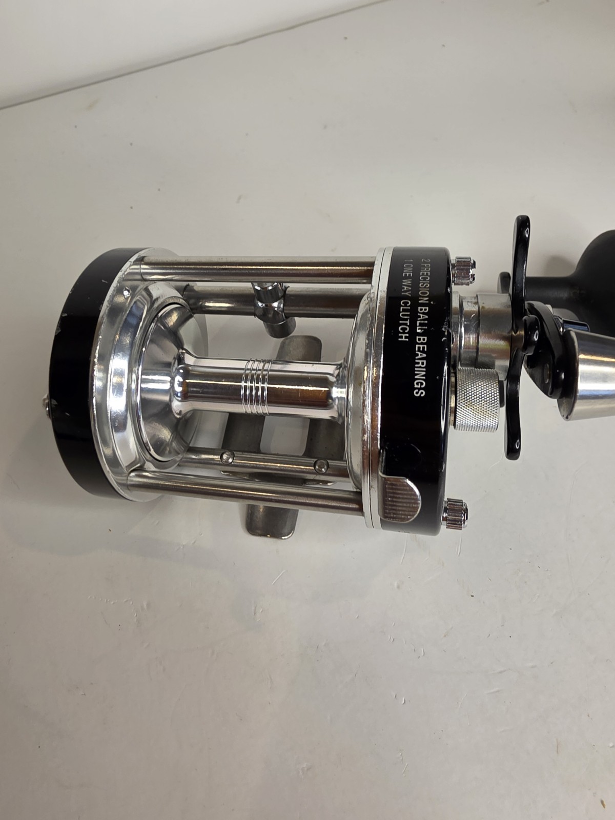 Ancient Mariner Series 6000 Round Baitcasting Reel Black
