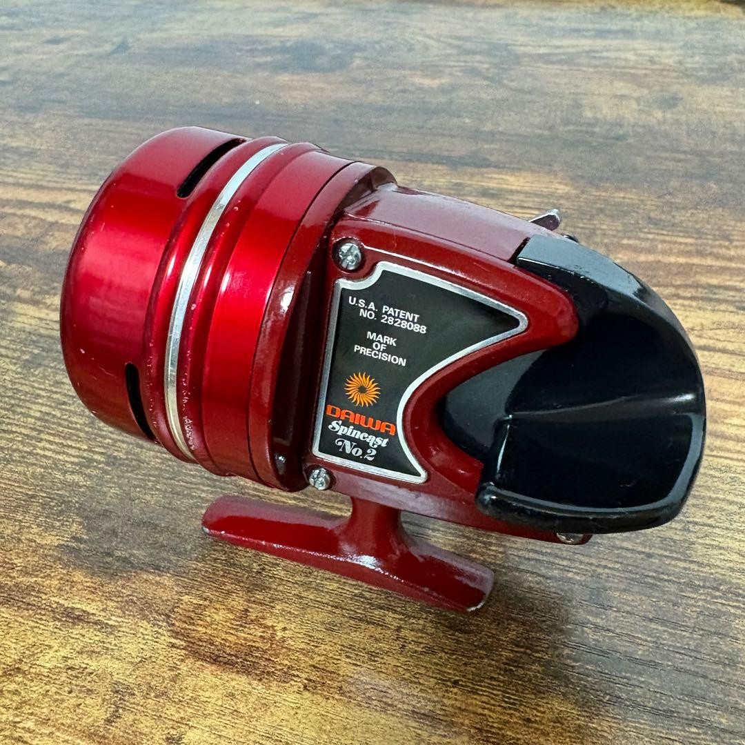 Daiwa Spincast No.2 Used Fishing Reel in Good Condition