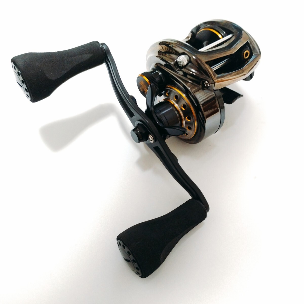 Abu Garcia Revo Big Shooter Compact R Right Handle Baitcasting Fishing Reel