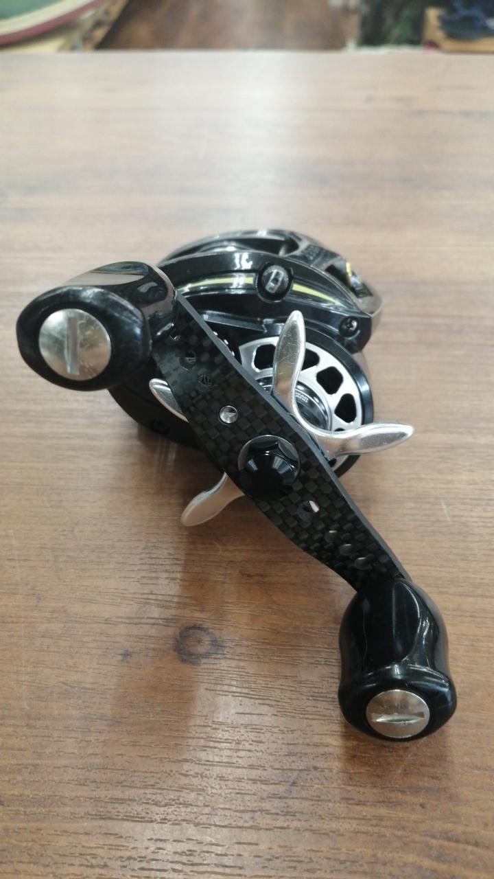 Abu Garcia Revo LTZ AE74-Racing Baitcasting Reel 7.1:1 Gear 163g 8lb-100m