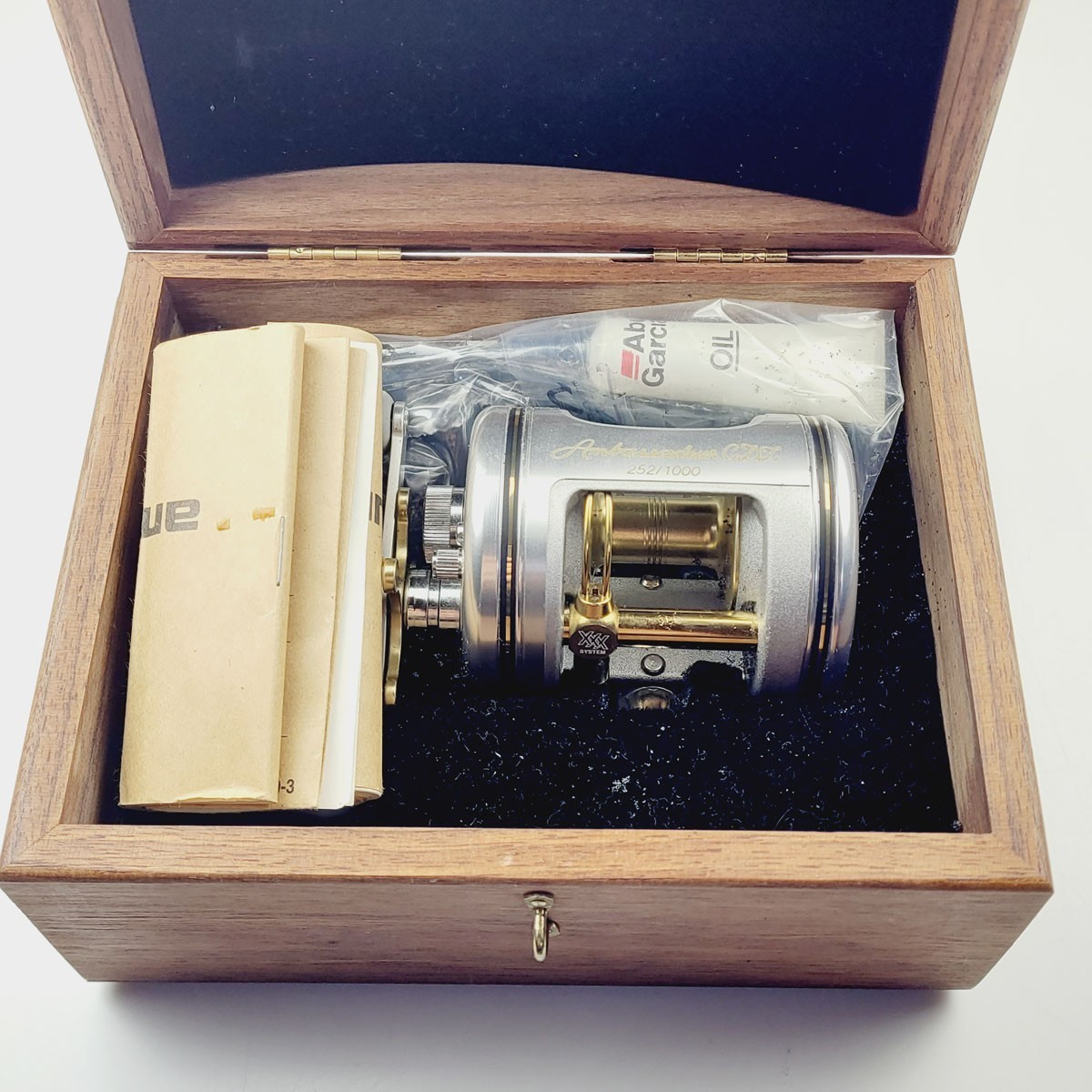 Abu Garcia Ambassadeur 5600CDL Silver w/ 24kt Gold Plated Parts CDL in Wood Box