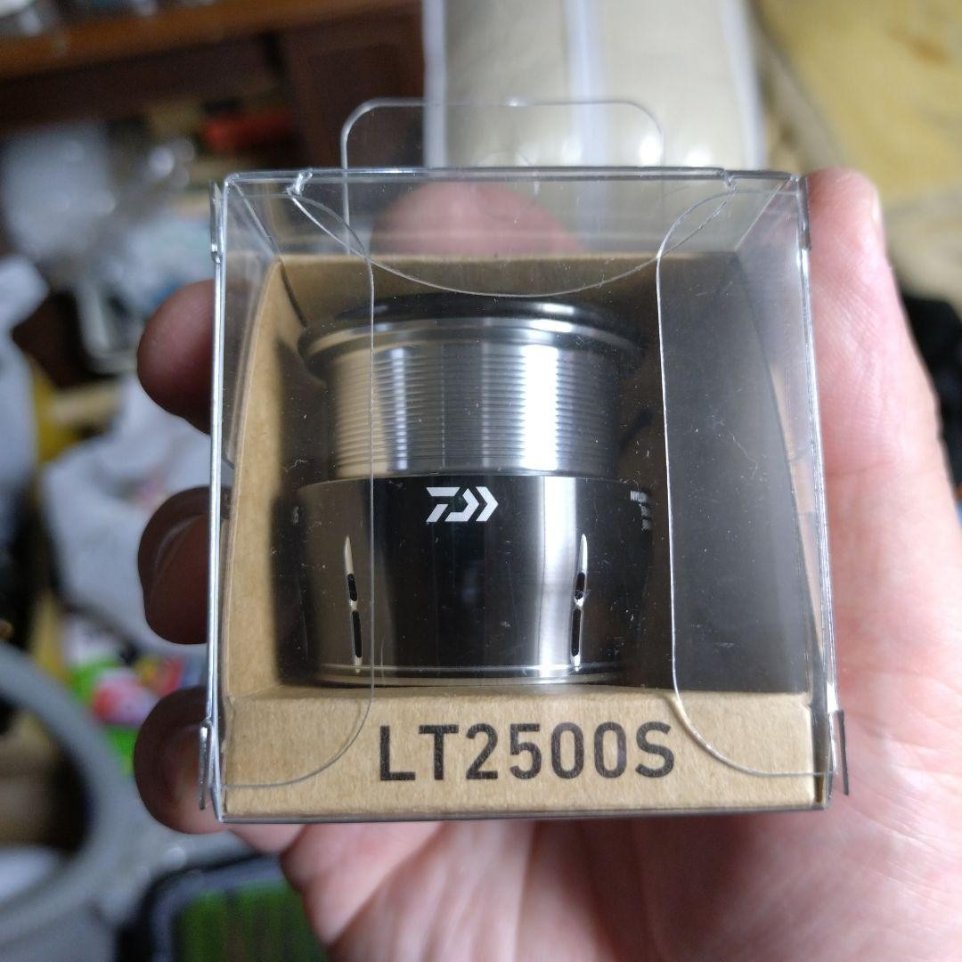 Daiwa 24 Luvias LT2500S 414058