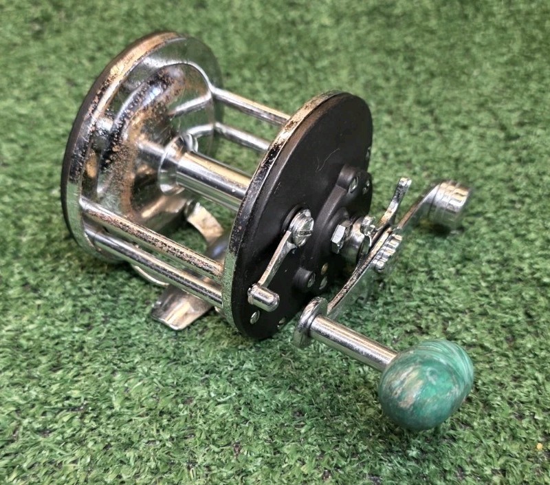Vintage PENN 65 LONG BEACH Saltwater Fishing Reel For Parts Or Repair