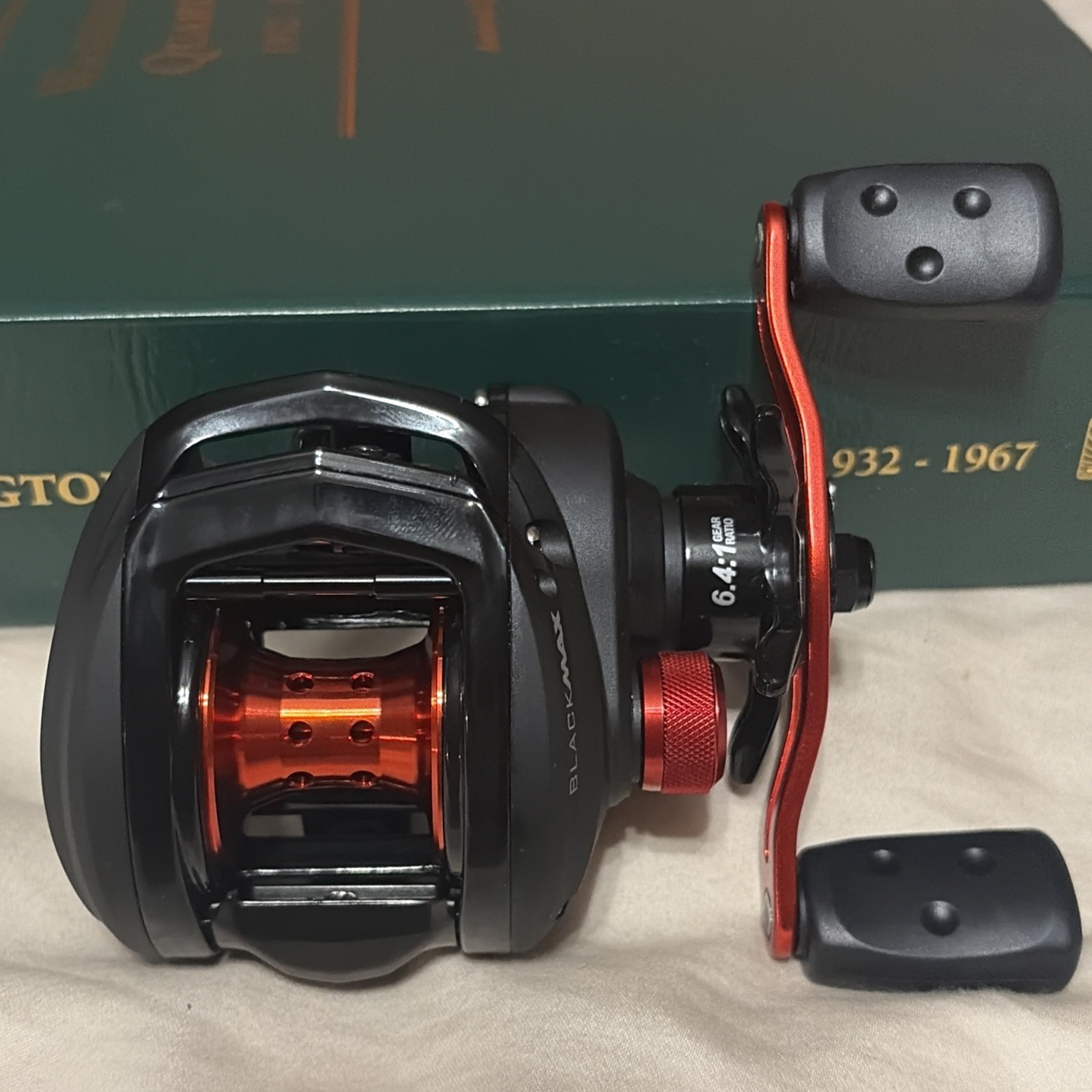 Abu Garcia Black Max BMAX3 baitcast reel