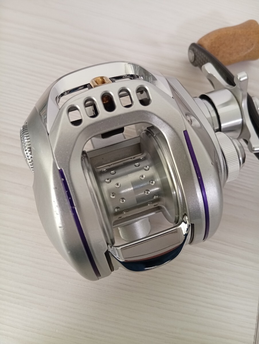 Daiwa TD Zillion HLC 100H Baitcasting Reel, Right, Used, Smooth Operation