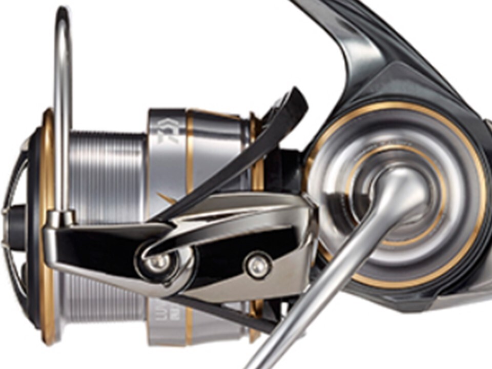 Daiwa 20 Luvias LT3000 spinning reel Monocoque Body Ship from Japan 1