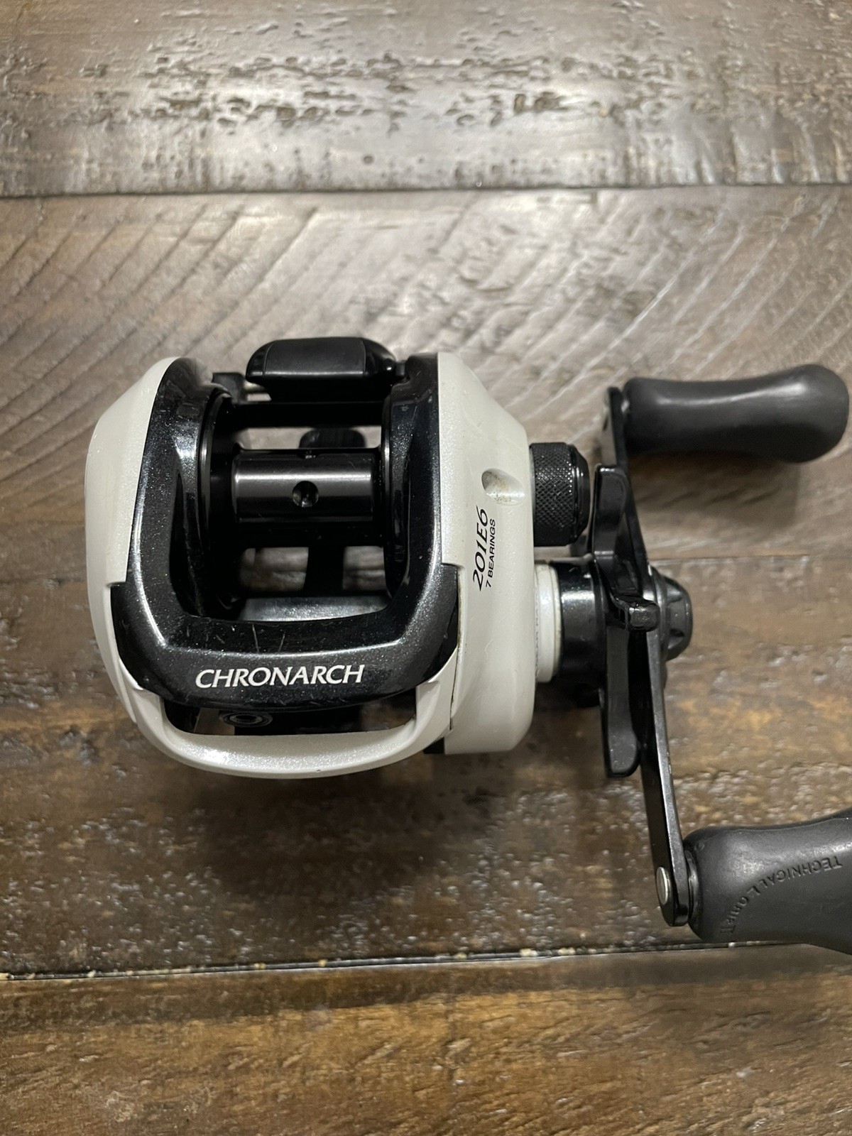 Shimano Chronarch 201E6 Left Hand LH Reel 6.5:1 ratio Reel Is In Great Condition