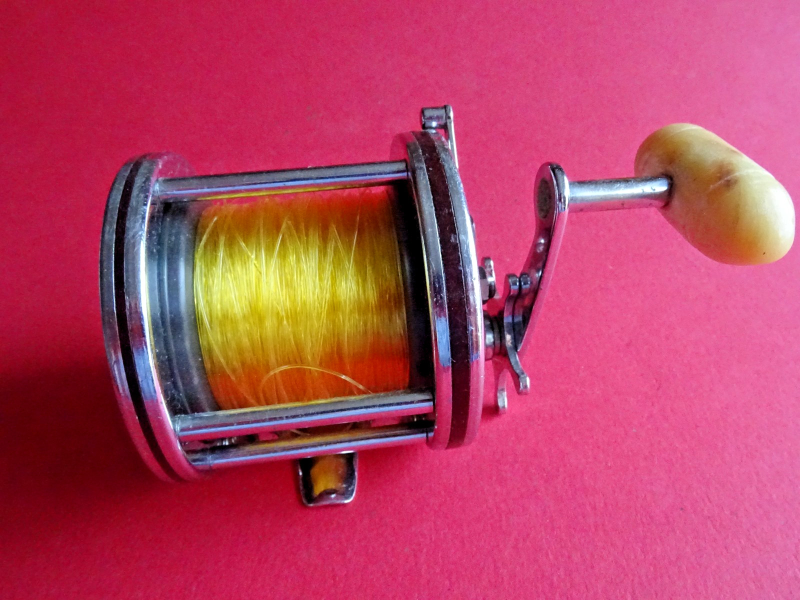 A GOOD USED VINTAGE PENN 112H SPECIAL SENATOR 3/0 MULTIPLIER REEL