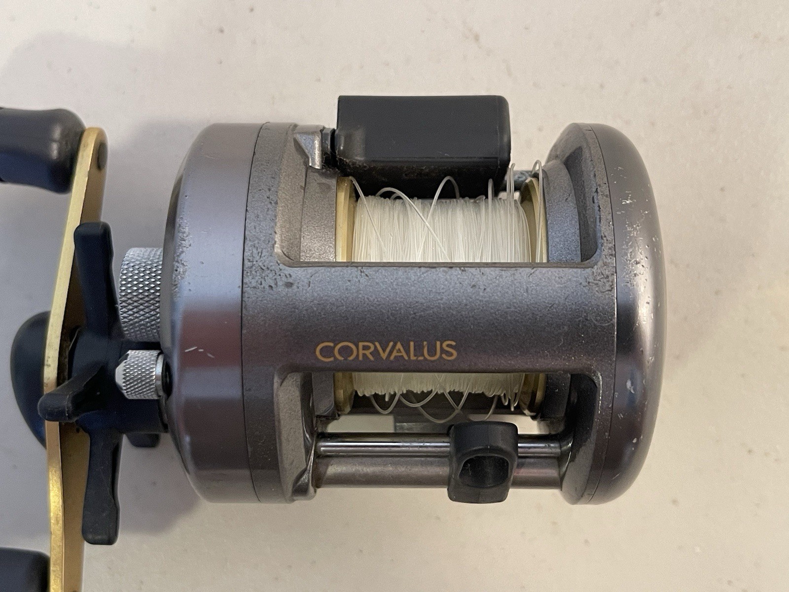 Shimano Corvalus CVL 300 Right Hand Bait Casting Fishing Reel