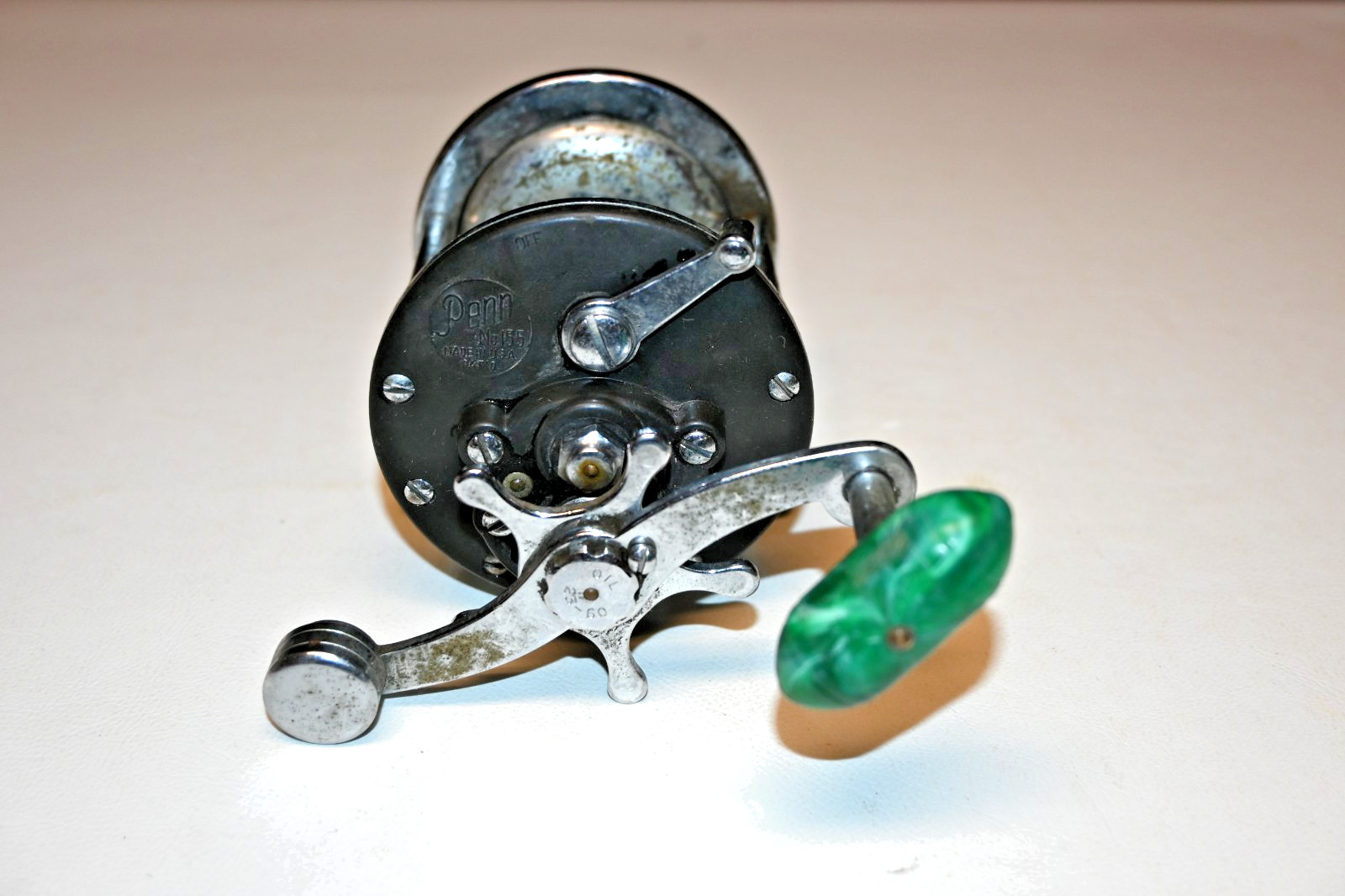 Vintage Penn 155 Surf Casting Trolling Fishing Reel Green Bakelite Handle