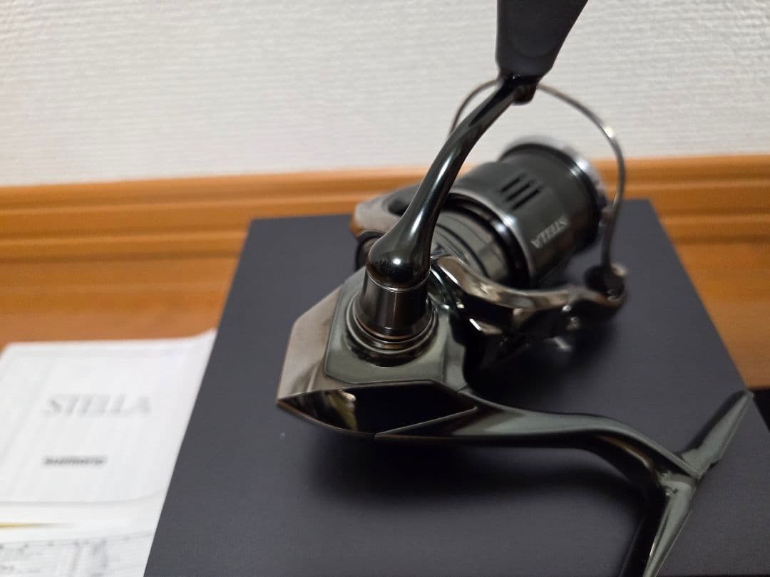 Shimano 22 Stella C2000SHG Spinning Reel 170g 6.0 Gear Ratio 3kg Drag With Box