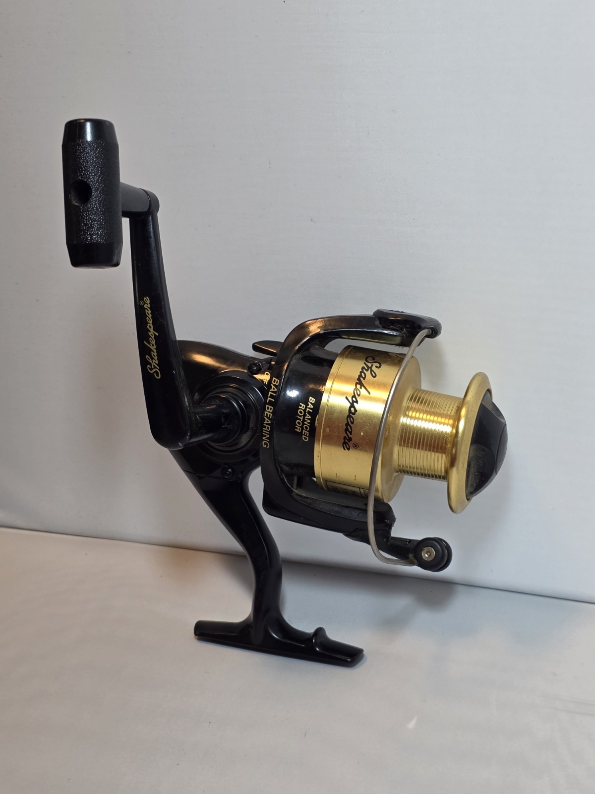 Shakespear Pruis P4260CB Big-game Spinning Fishing Reel Gear Ratio 4.6:1