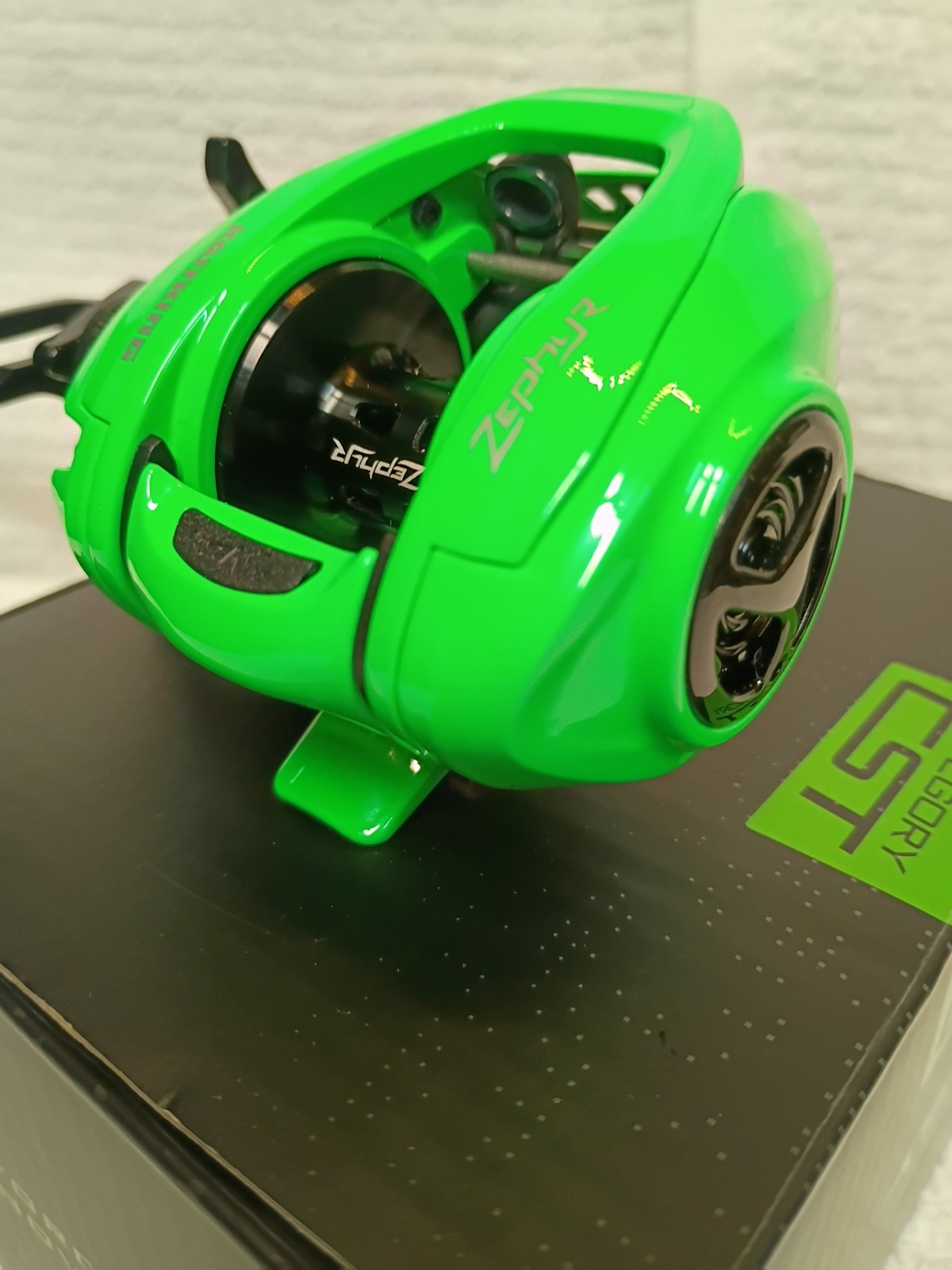 Kastking Zephyr Green Left Hand Baitcasting Reel
