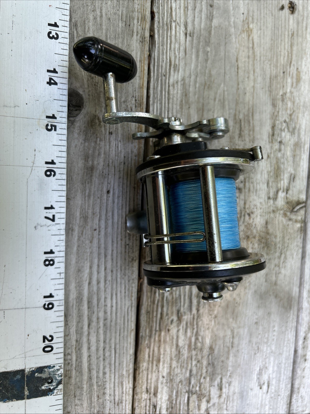 Penn 9 level Wind conventional Fishing Reel W-20lb Power Pro Braid