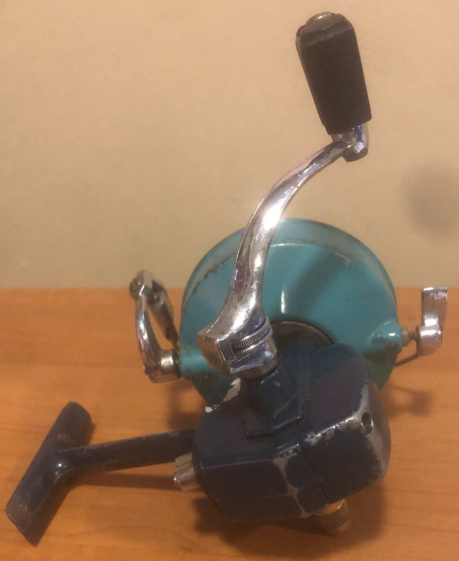Ocean City 300 Spinning Fishing Reel