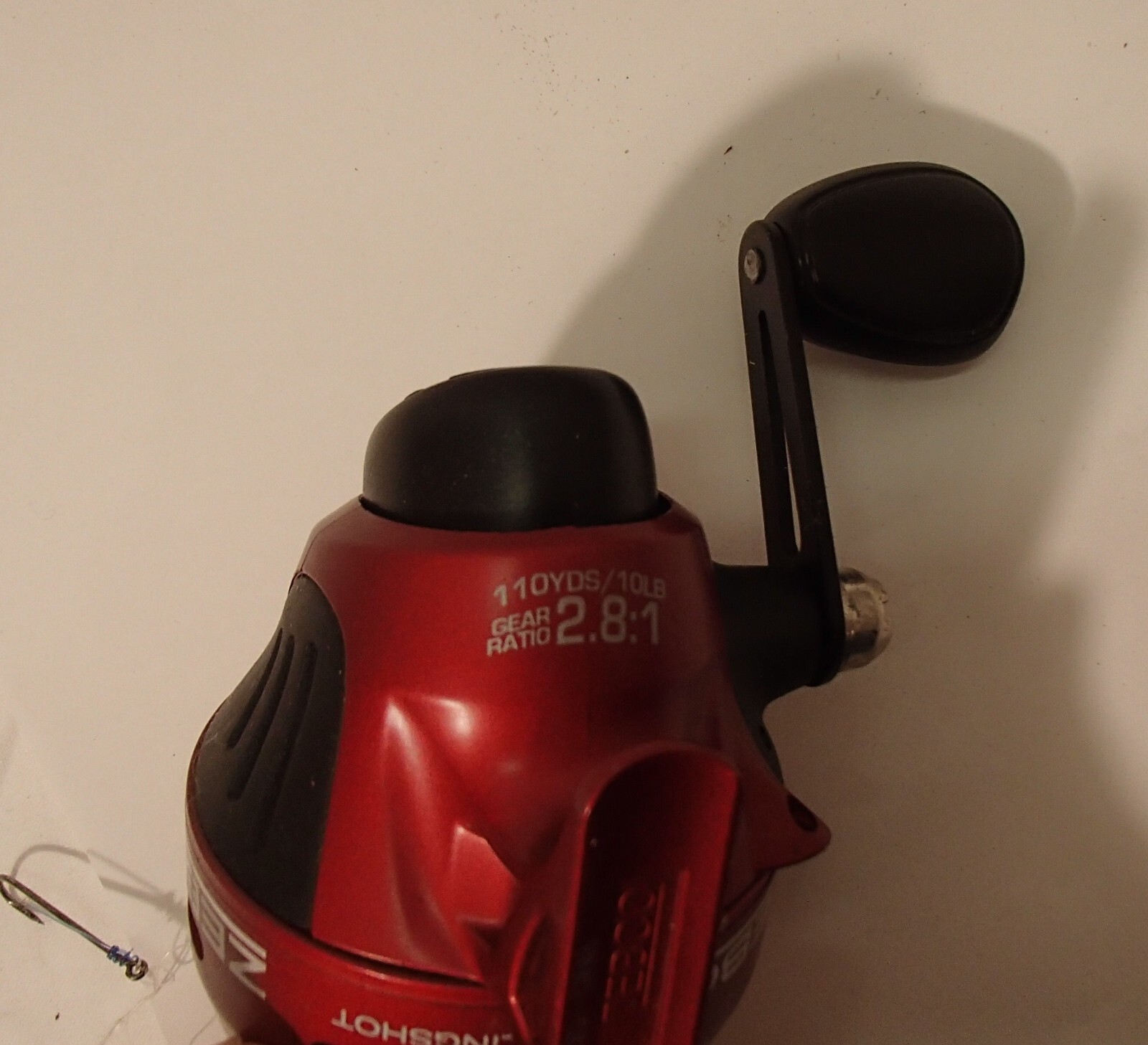 ZEBCO Slingshot Spincast Reel 2.8:1 Gear Ratio 202MSLSCRD GWM8 Red Push Button