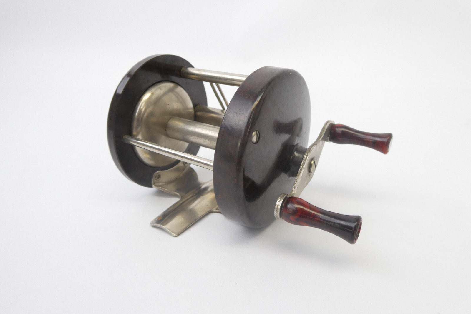 4250 Bakelite Fishing Reel Small Vintage Used Unbranded Spinning Fresh Water