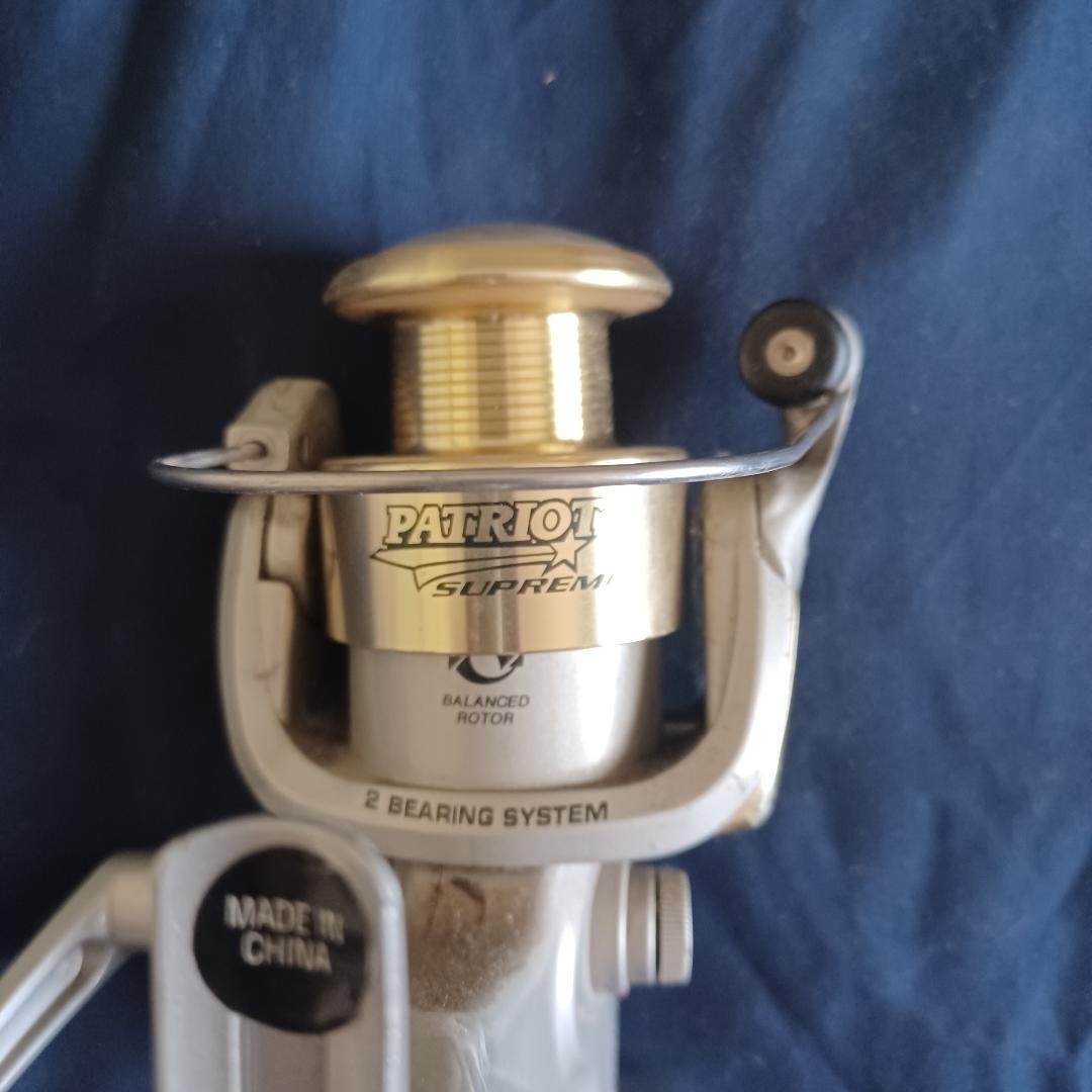 Shakespeare Patriot Left/Right 2 Bearing System 5.2:1 Gear Ratio Spinning Reel