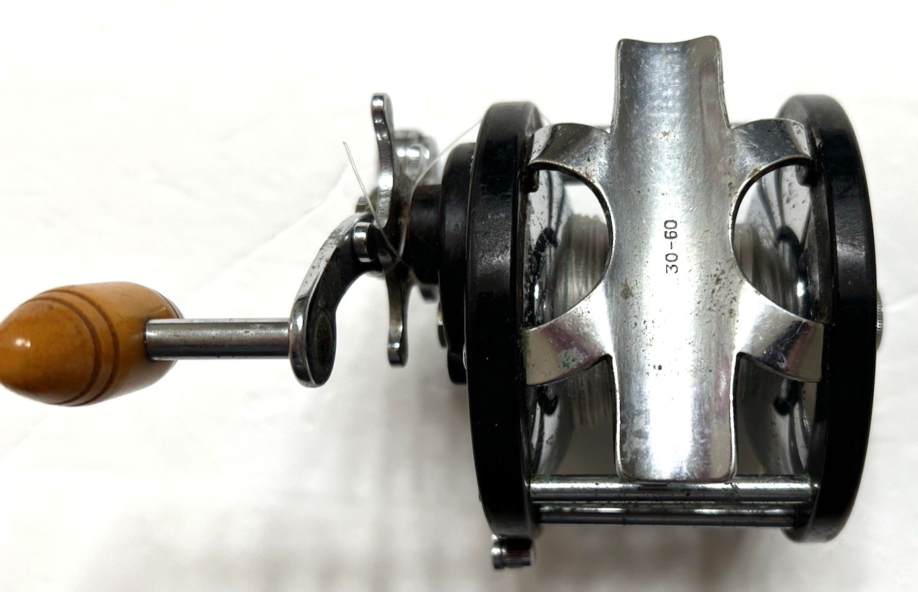 Vintage Penn Delmar 285 Saltwater Fishing Reel Nice!