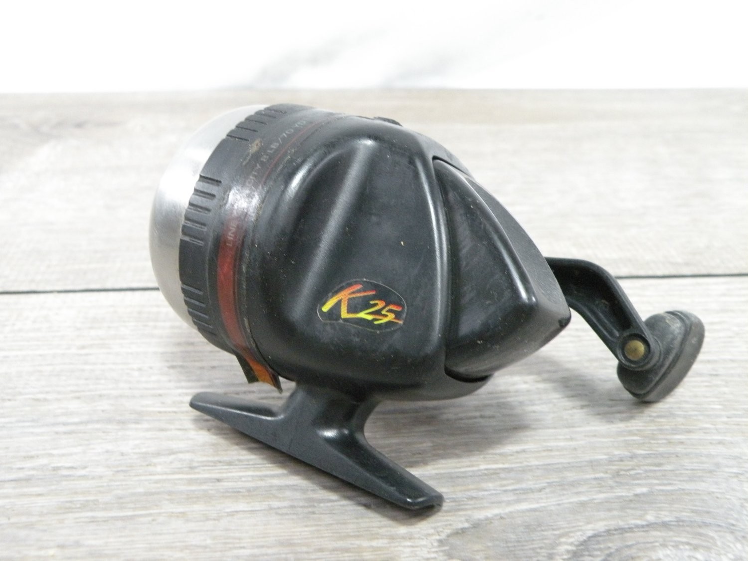 South Bend K25 Spincast Fishing Reel 3.1:1 Gear Ratio Black Silver
