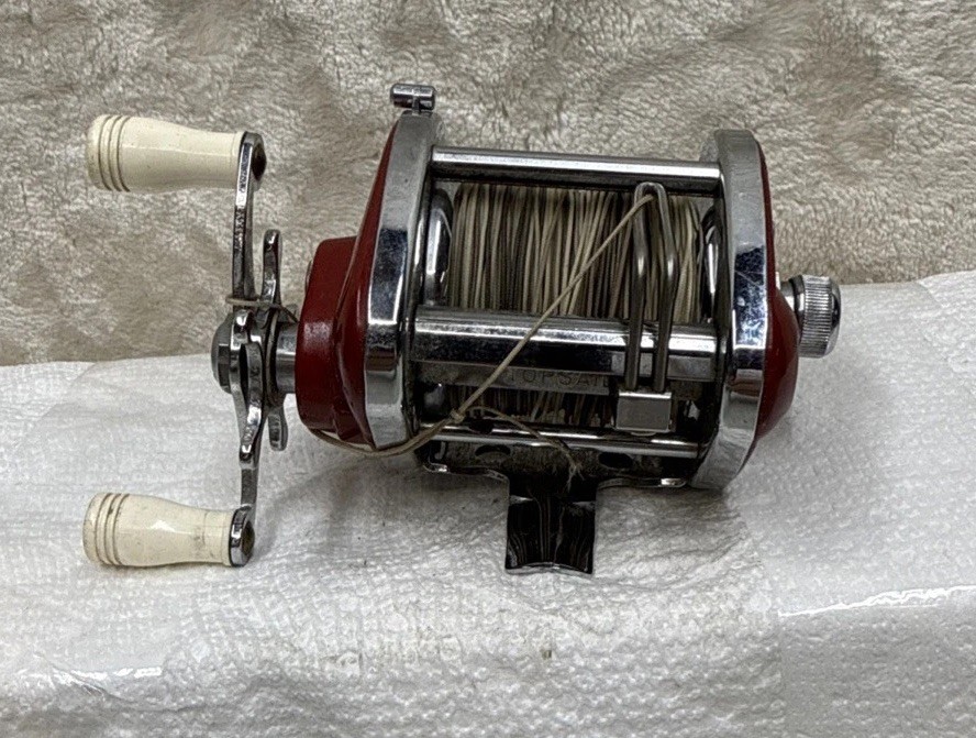 Ocean City True Temper 944 Fishing Reel Red Tested VGC