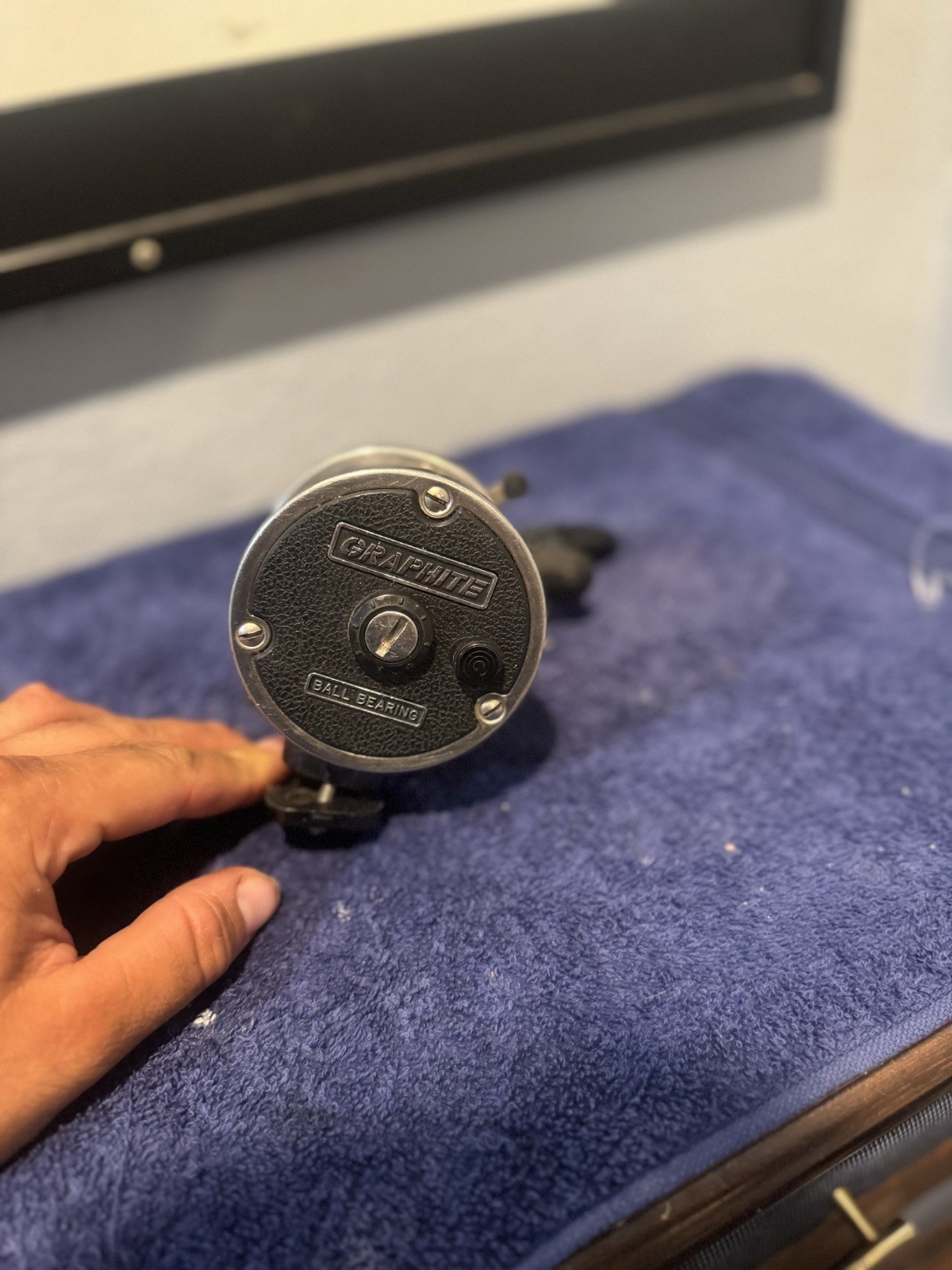 Newell P332-5 Graphite, Star Drag Reel W Narrow Kit W/ Rod Clamp.