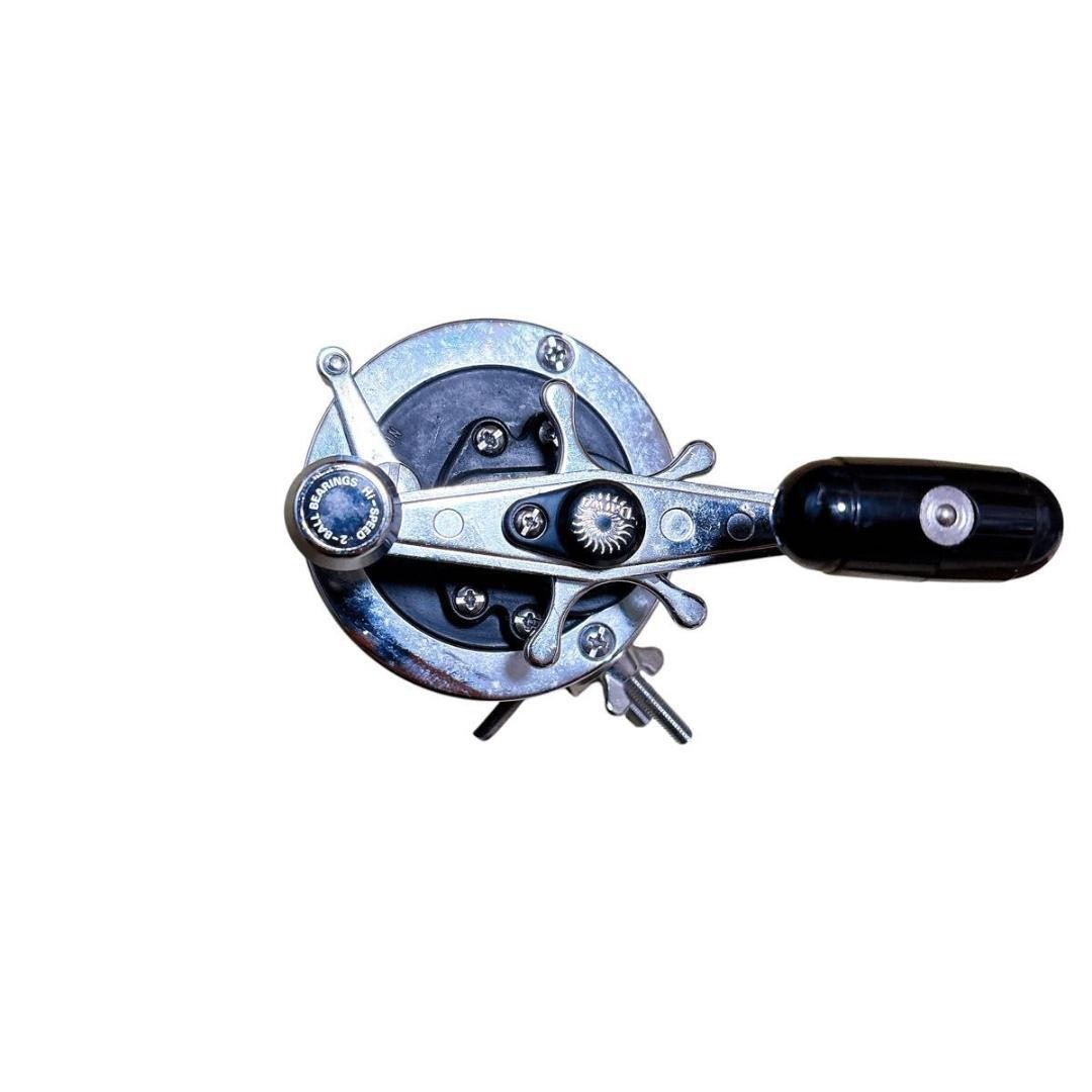Daiwa Sealine 47H Double Shaft Fishing Reel with Box Used