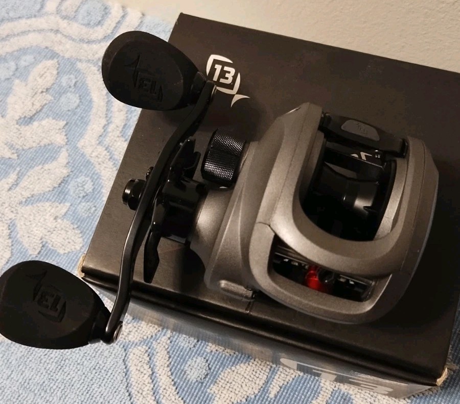 New 13 Fishing Inception 6.6:1 Right Hand Retrieve Baitcasting Reel Baitcaster