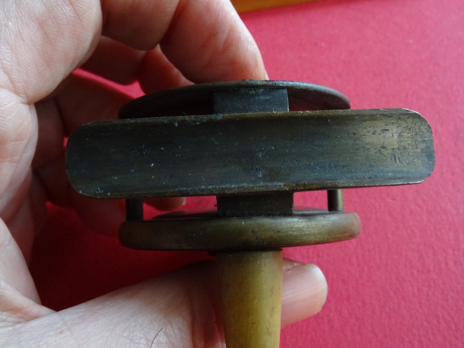 A NICE VINTAGE 2 1/4″ ARMY & NAVY HEAVY BRASS BROOK TROUT FLY REEL