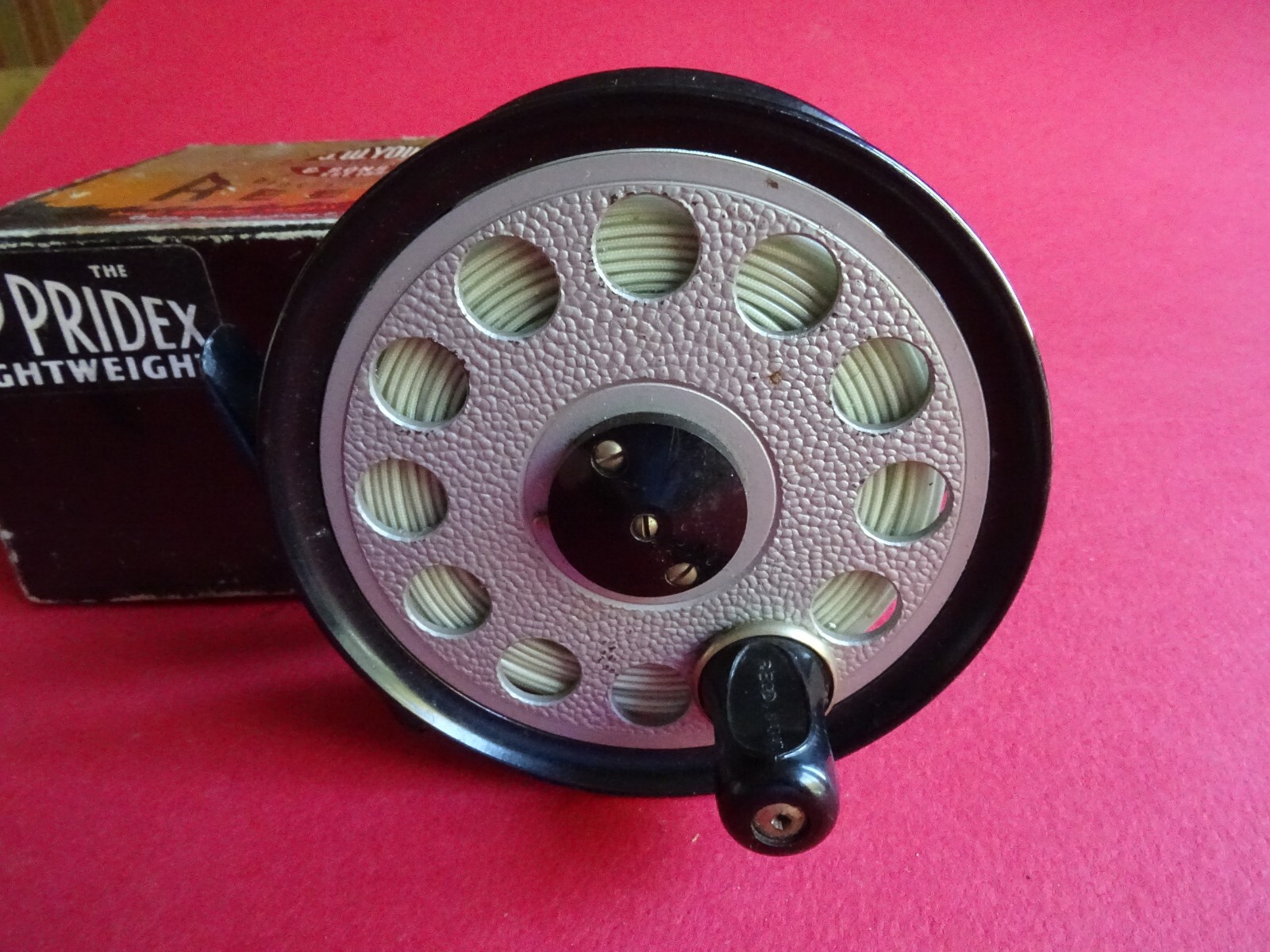 SUPER LITTLE USED VINTAGE J W YOUNG 3 3/4″ PRIDEX FLY REEL IN RELATED BOX