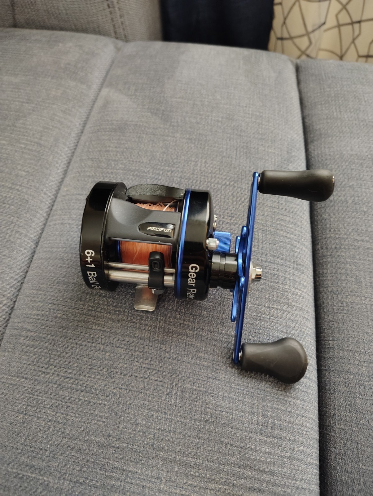 Piscifun Chaos XS 40 Round Baitcasting Reel Black/Blue 6+1 BB Conventional Reel