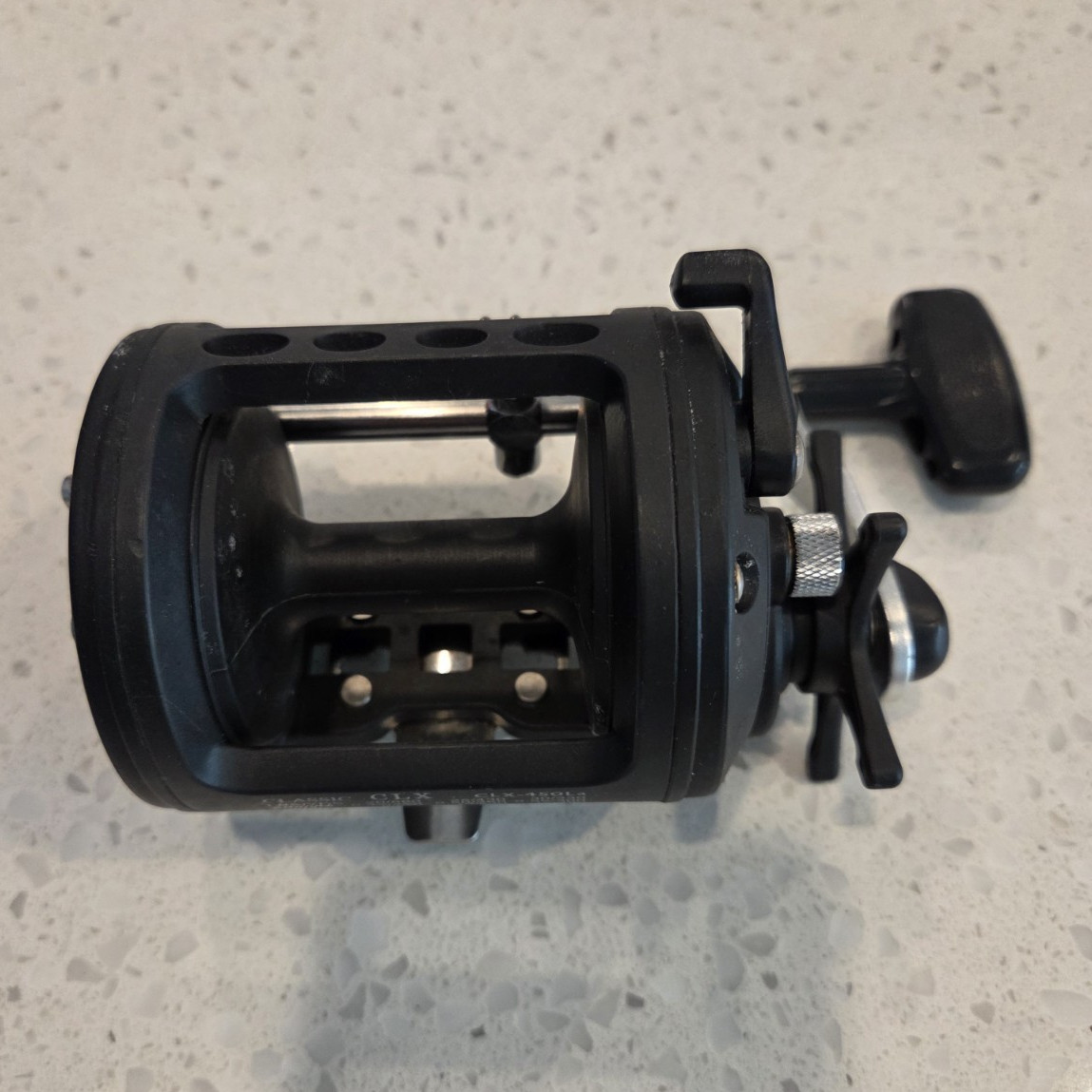 Okuma Classic CLX CLX-300La RIGHT-Hand Trolling Reel Black 300