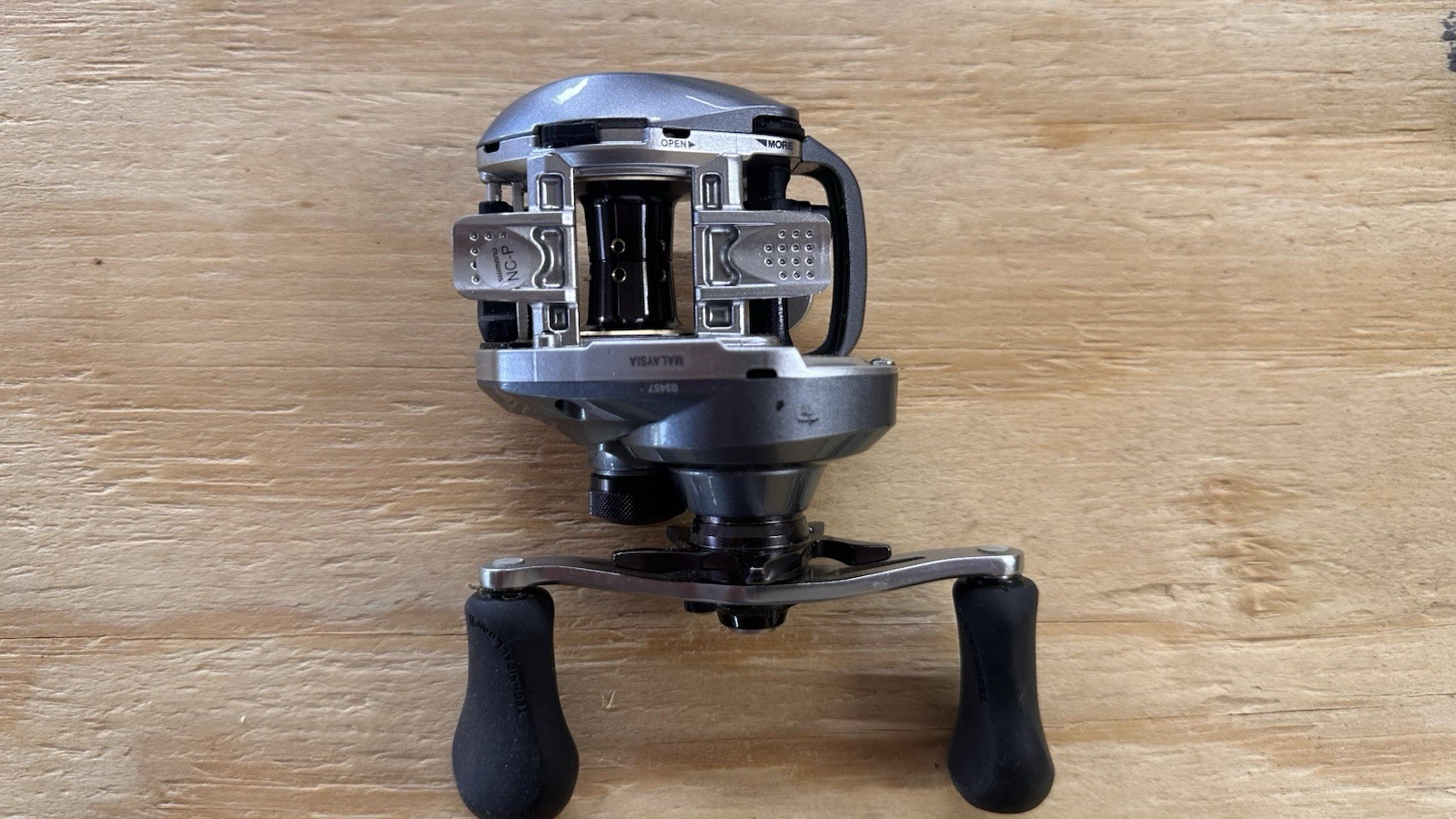 Shimano Curado 201HG Baitcast Reel 201 7.2:1 Gear Ratio Left Handed