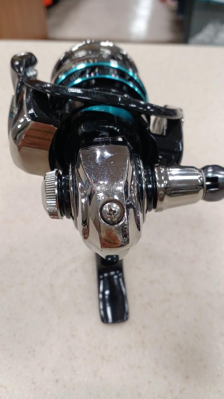 Daiwa 16 Emeraldas 2508PE-H Spinning Reel For 14Y+ Japan