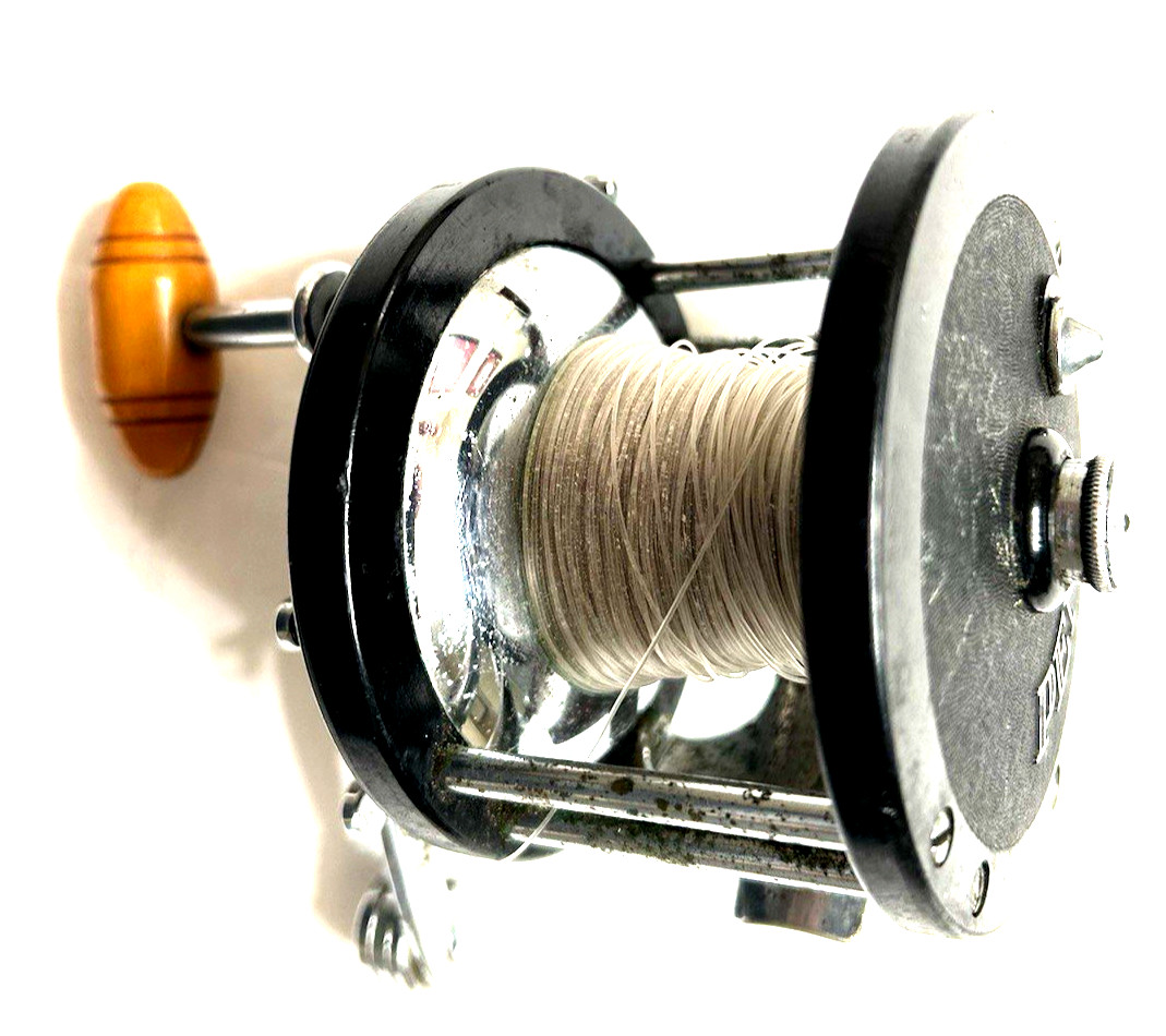 Vintage Penn Delmar 285 Saltwater Fishing Reel Nice!