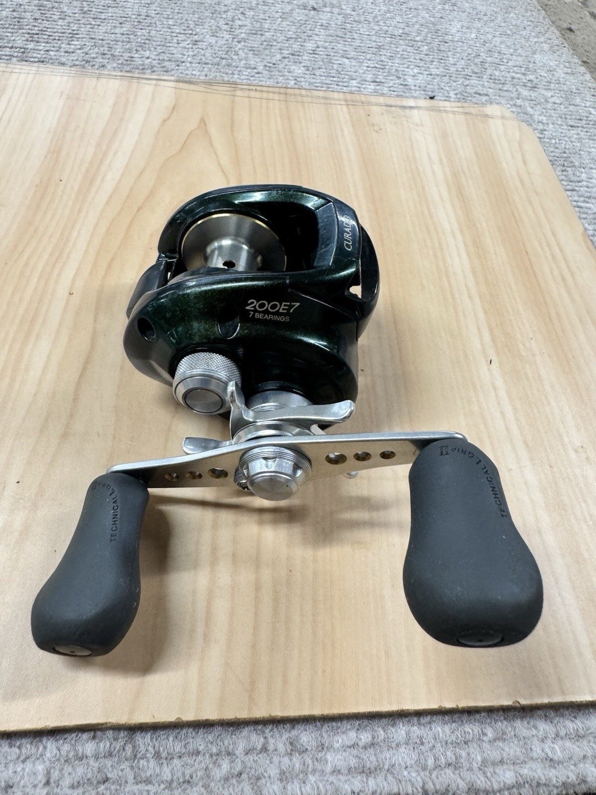 Shimano Curado 200E7 Right-Hand Baitcast Reel 7.0:1 7BB Low Profile