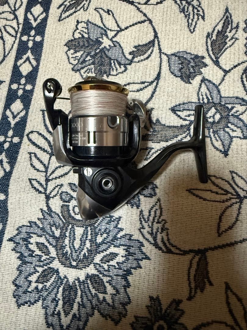 Vanquish C3000 Spinning Reel, Power Handle, Gomegax Line Roller Used