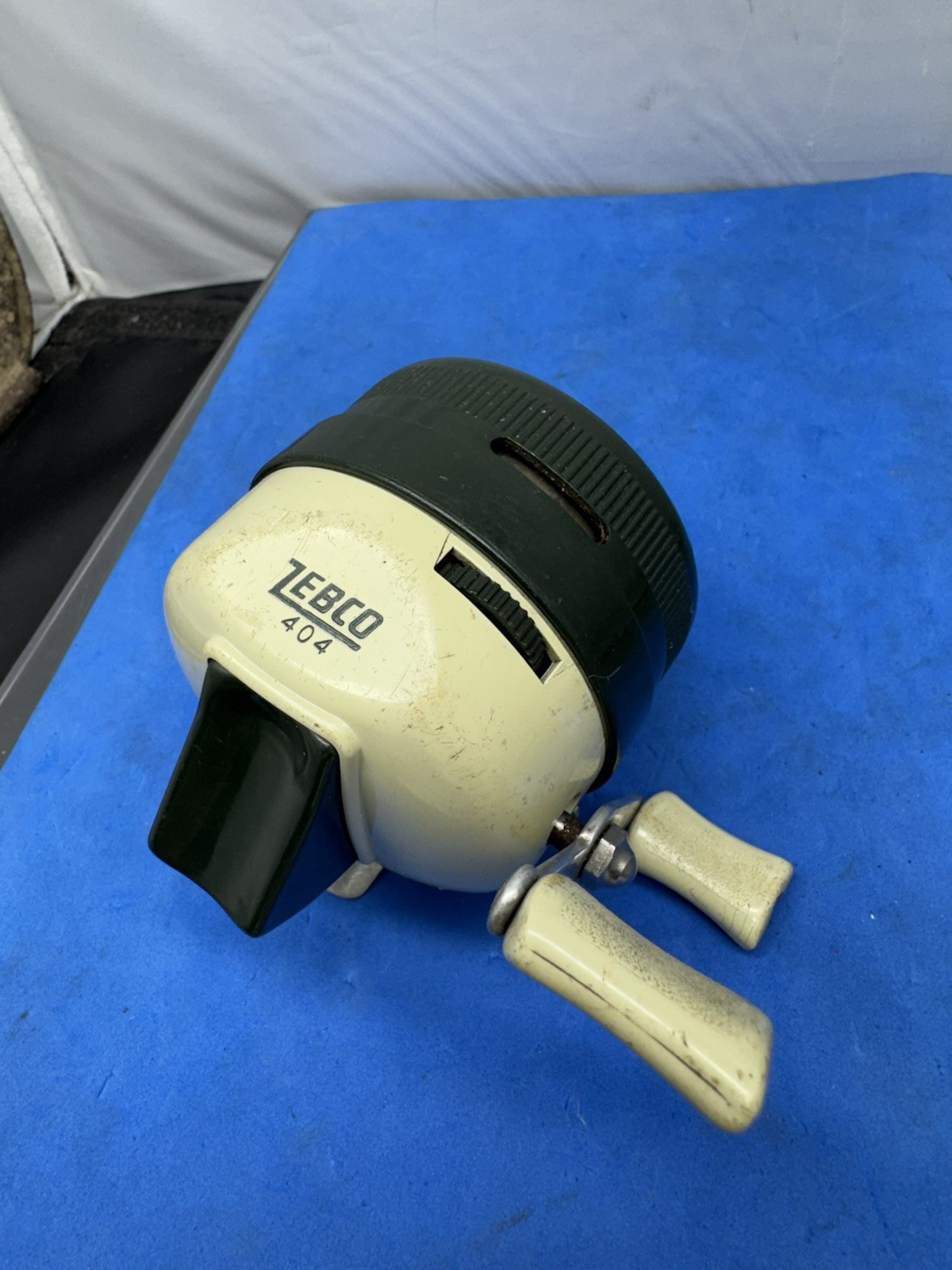 Vintage Zebco 404 Metal Foot Spincast Fishing Reel Metal Foot Made In U.S.A.