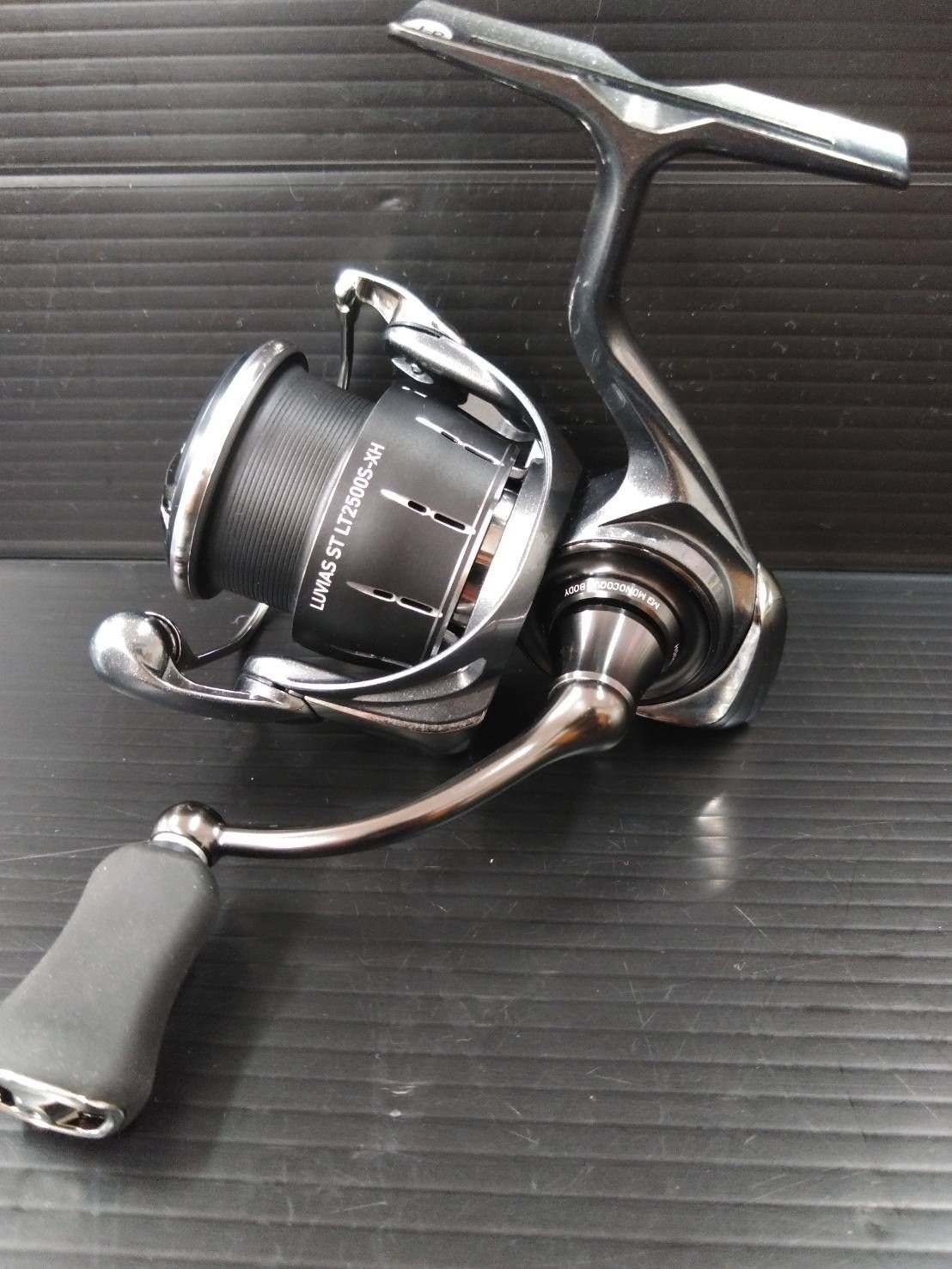 Daiwa 24 Luvias ST LT2500S-XH Bass Trout Eging Spinning Reel (02)