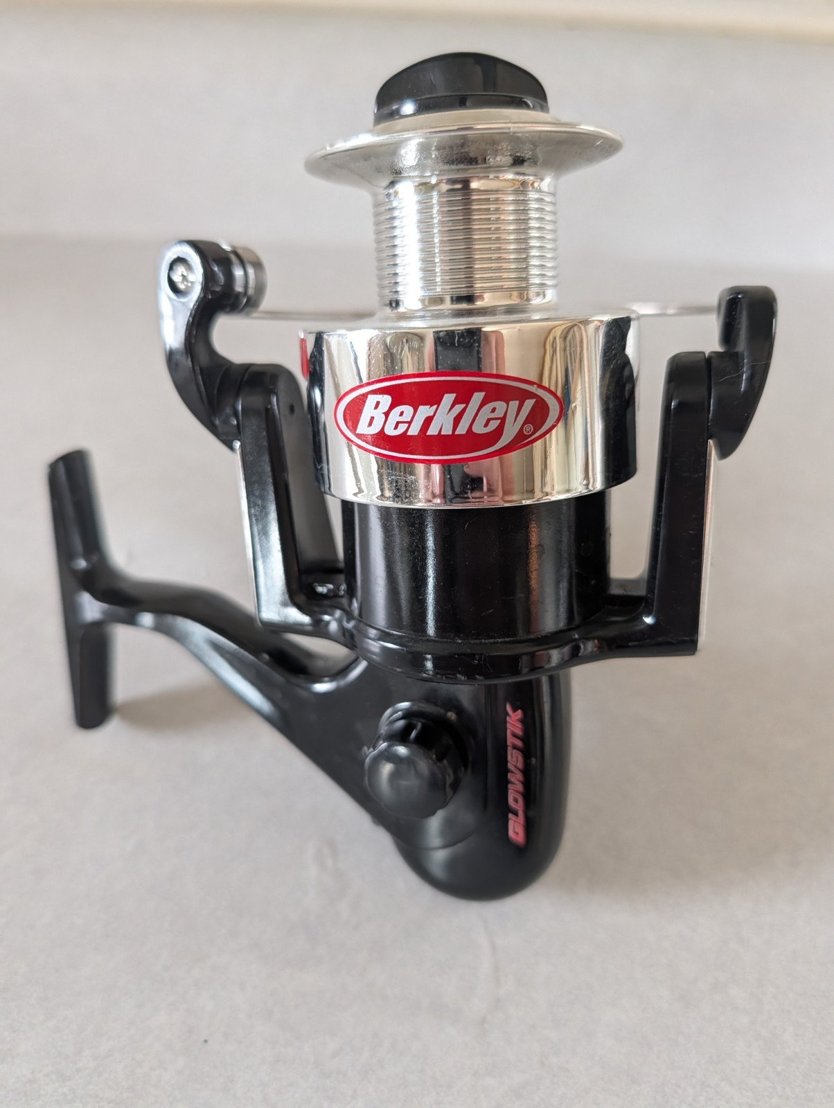 Berkley Glowstick Spinning Fishing Reel 4:9:1 12LB-290yards. Works.