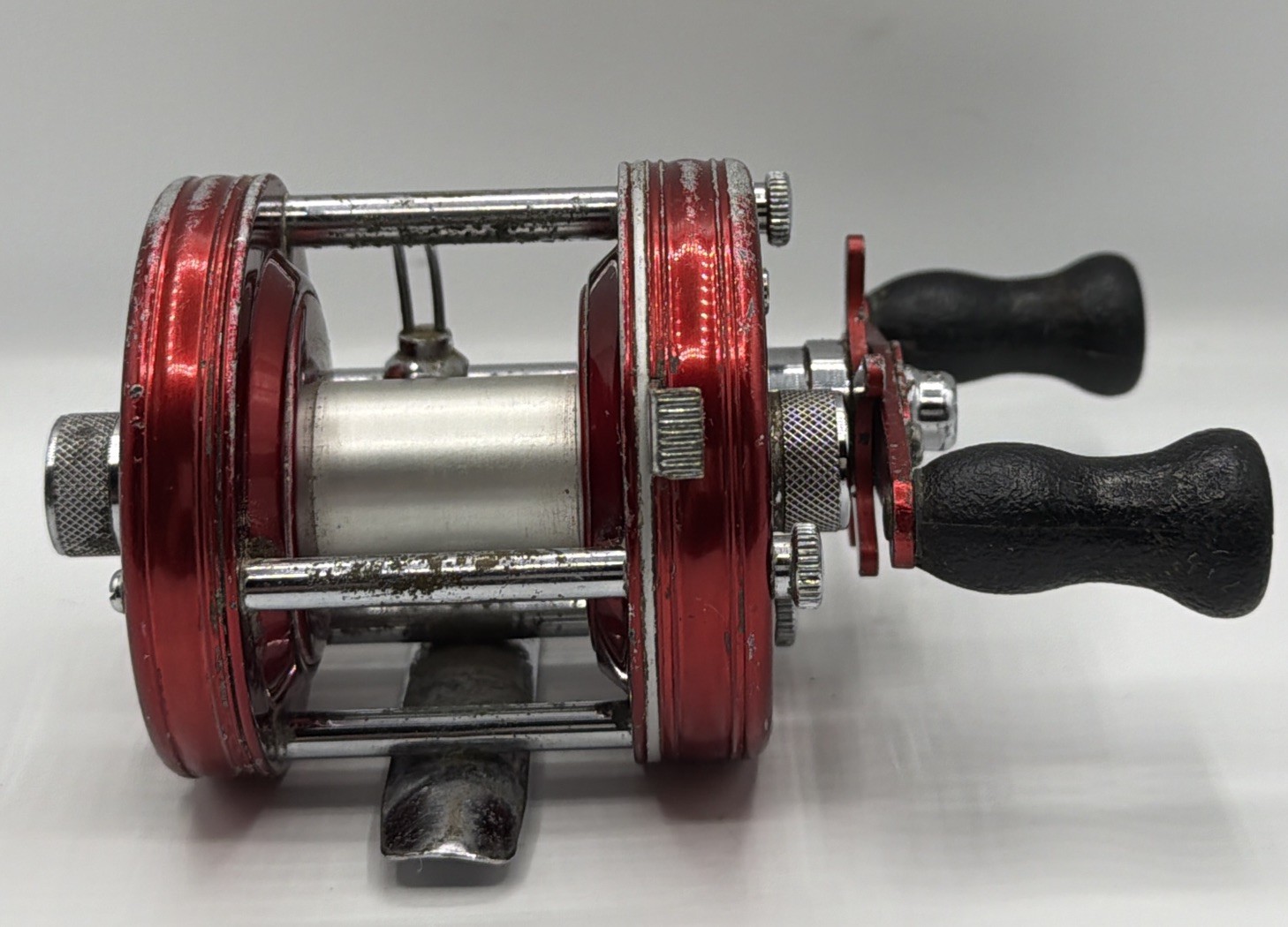 Abu Garcia Ambassador 5000 Baitcasting Reel Red 594178. Made In Sweden