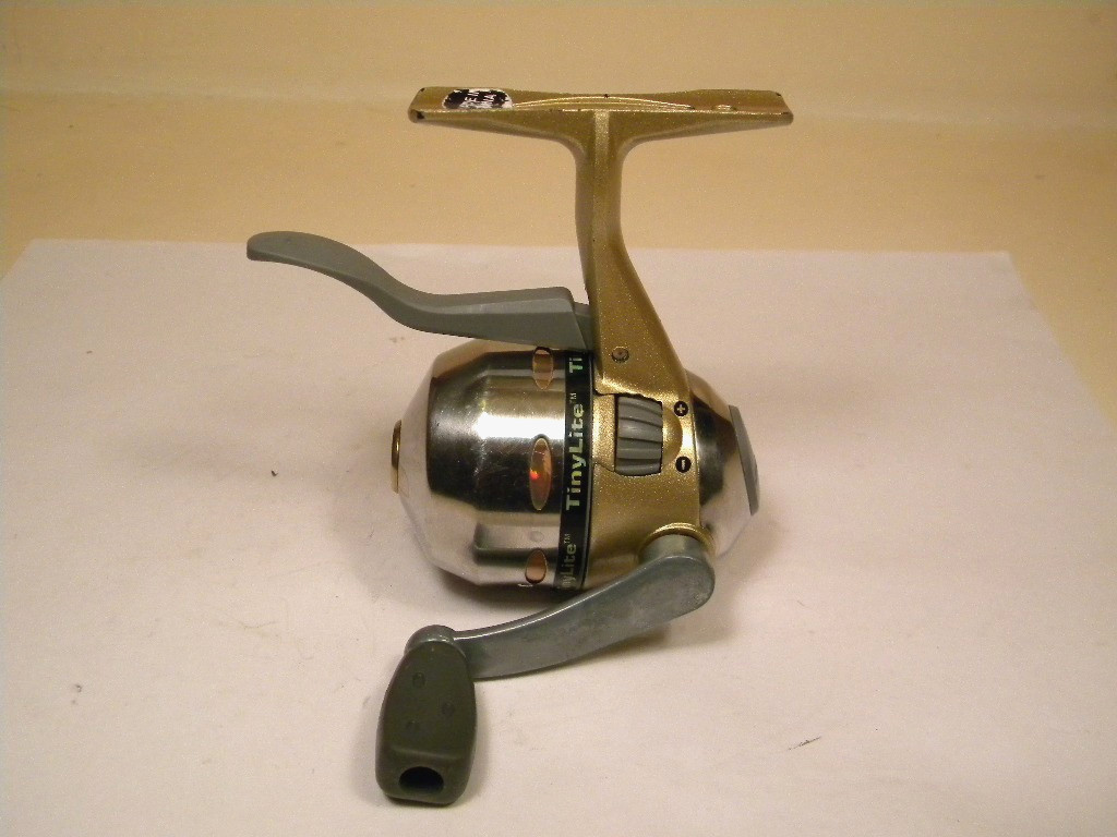 Bass Pro Shops TinyLite TYLTSB Under Spin Ultra light casting reel