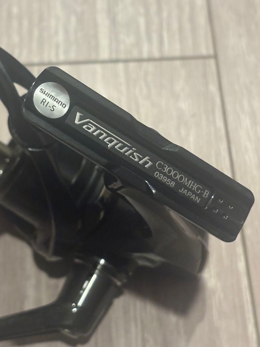 SHIMANO 19 Vanquish C3000MHG Super Lightweight Spinning Reel JDM