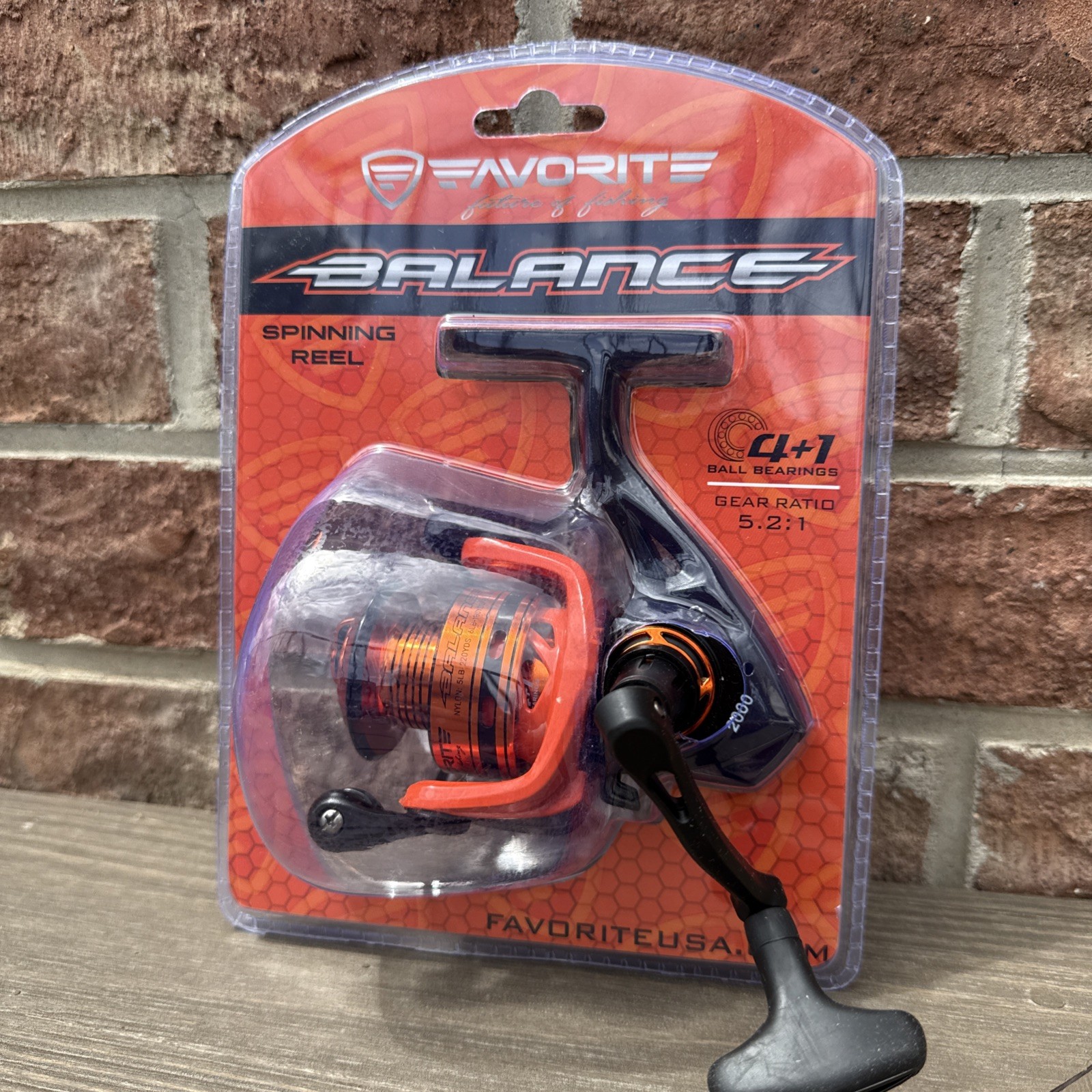 FAVORITE fishing BALANCE spinning reel 4+1 ball bearings GEAR RATIO 5.2:1. NEW!