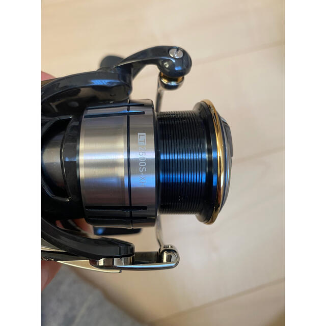 Daiwa 19 Certate LT2500S-XH /fishing /Reel /some scratches and stains /japan