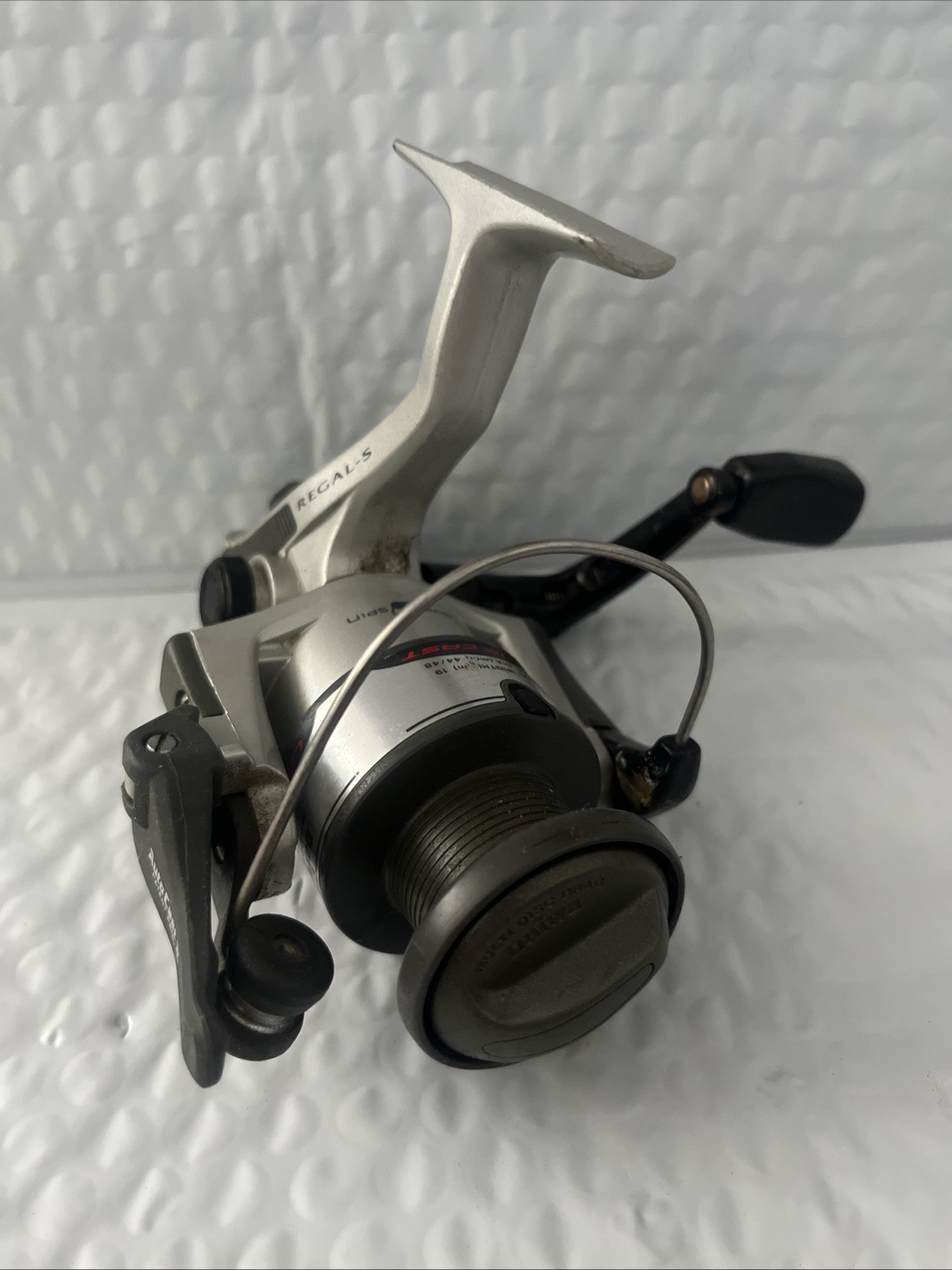 Daiwa Regal-S 2005B Spinning Reel Long Cast Gyro Spin 5 Ball Bearing Works T07