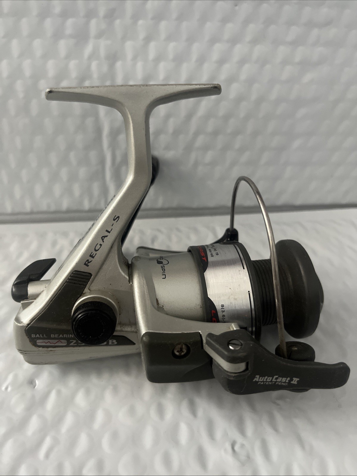 Daiwa Regal-S 2005B Spinning Reel Long Cast Gyro Spin 5 Ball Bearing Works T07